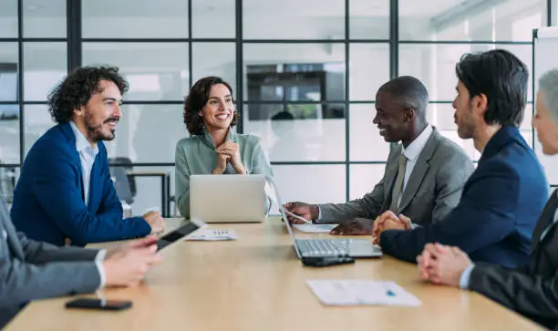 Lancer une Agence de Transformation Digitale : Le Business en Ligne qui Révolutionne les PME en 2025